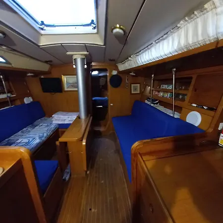 Boat Experience Holiday26 Hotel en barco La Spezia