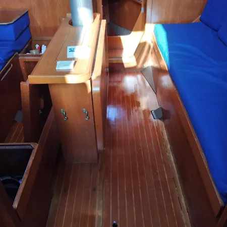 Boat Experience Holiday26 Hotel en barco