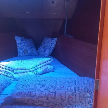 Boat Experience Holiday26 Hotel en barco *