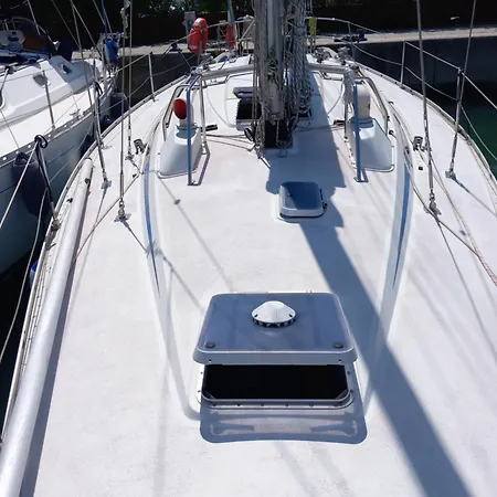 Boat Experience Holiday26 Hotel en barco *